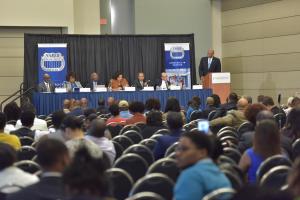 Jeffrey Hicks(L), NAREB president